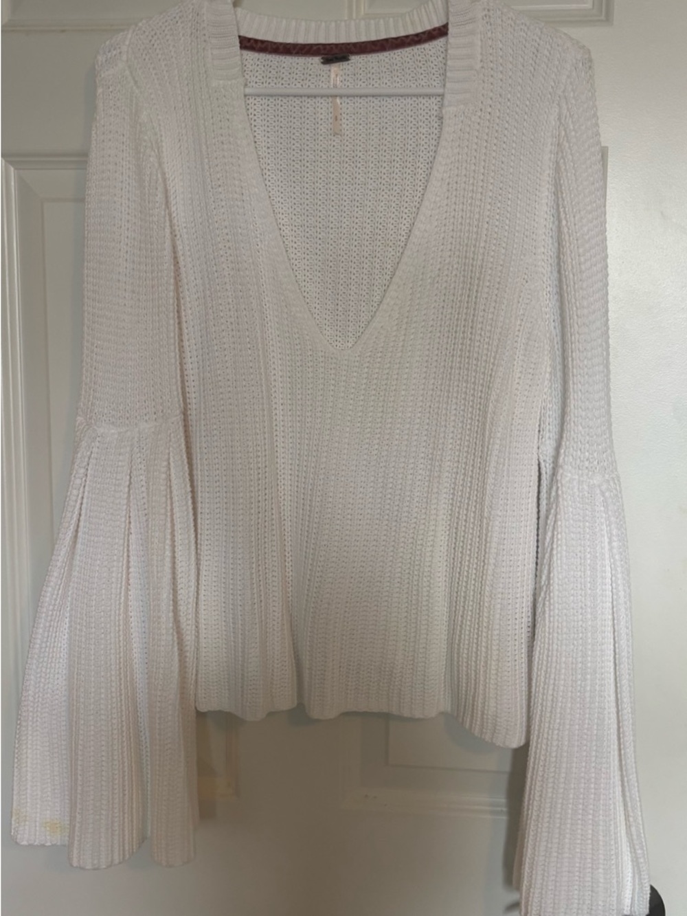 Free People - Damsel Bell Sleeve Cropped Pullover Sweater in White Size S